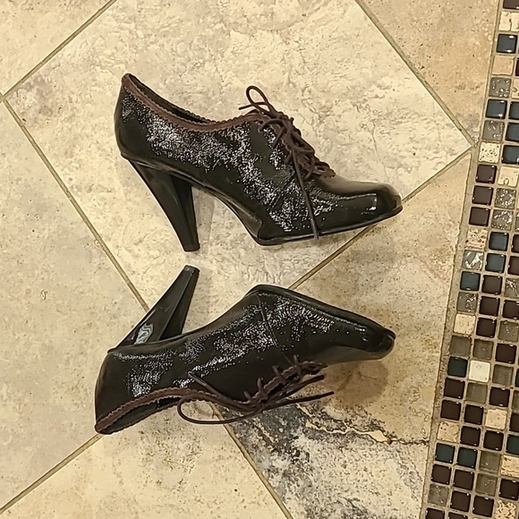 Kenneth Cole Reaction Brown Heels Classic Elegance - Picture 4 of 9